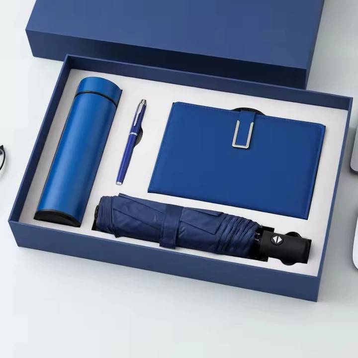Custom luxury graduation gift set